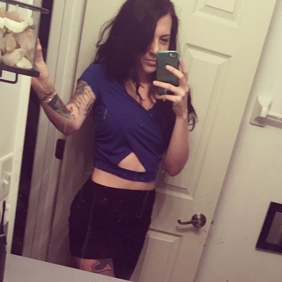 Charlotte Russe Tops - Royal blue key hole crop top